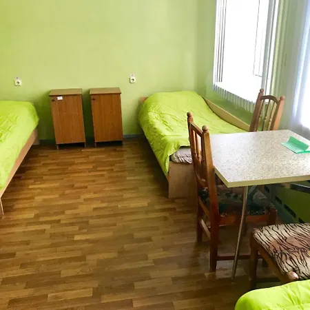 Universitetskaya Hostel *